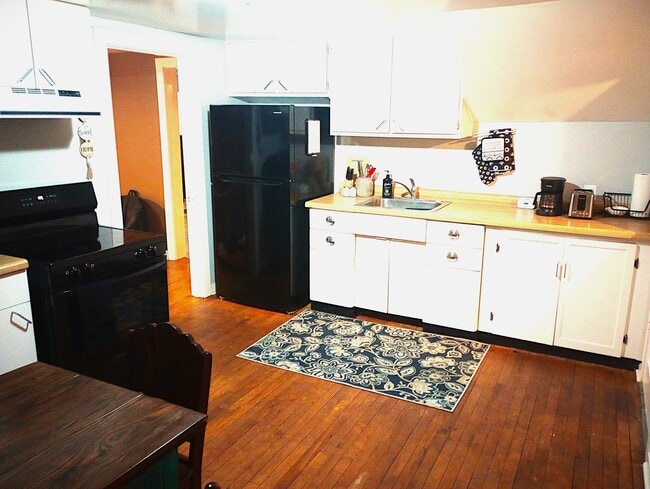 Photo - 400 E Lead St