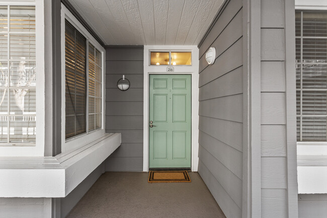 Photo - 20331 Bluffside Cir Unit 216
