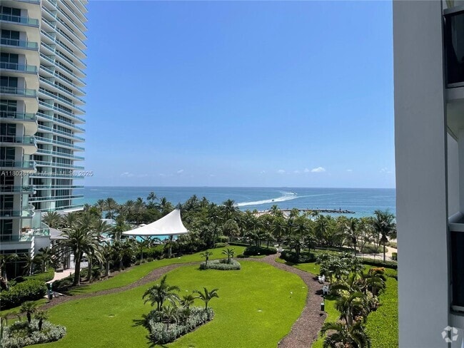 Building Photo - 10275 Collins Ave Unit 602 Rental