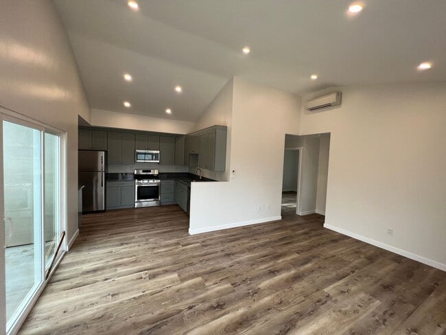 Building Photo - West 10th Escondido Triplex Unit 1018 South Maple St