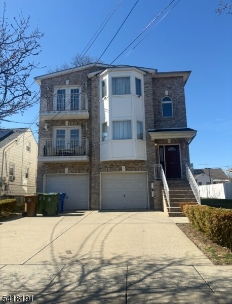 Photo - 529 Monmouth Ave