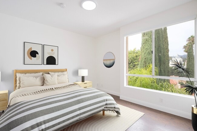 Photo - 1616 N. Serrano Ave