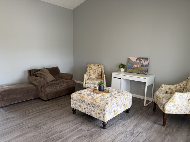 living room - 1402 Crusade Dr