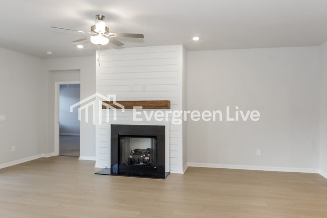 Photo - 115 Ashby Pond Dr