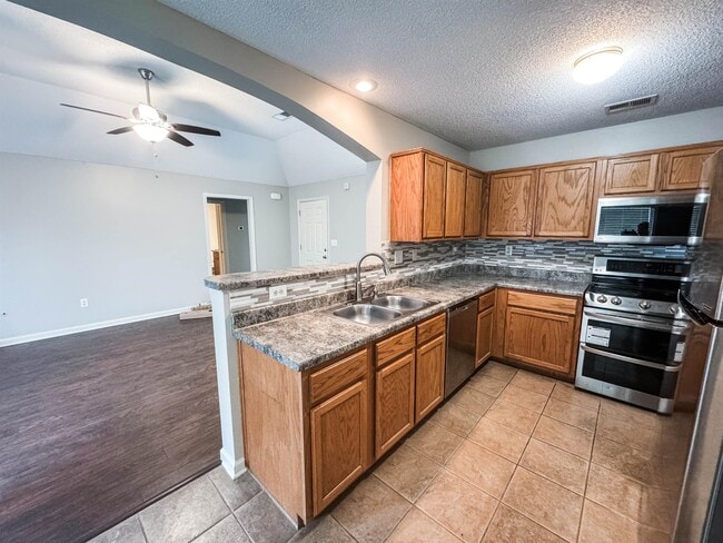 Photo - 1532 Pemberton Ln