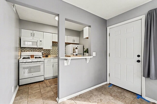 Photo - 2727 Madelyn Dr SW Unit A