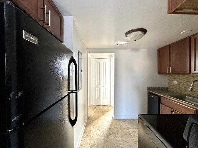 Photo - 7626.5 N Milwaukee Ave Unidad A2