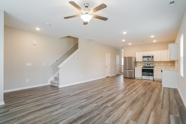 Photo - 385 Stone Arbor Wy