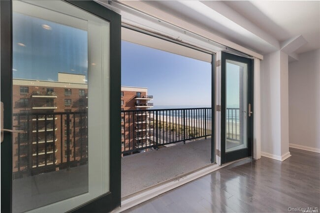 Building Photo - 260 W Broadway Unit 6B