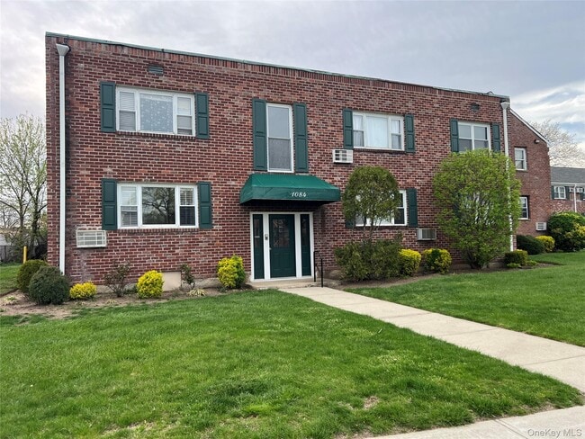Building Photo - 1084 Fenwood Dr Unit 1 Rental