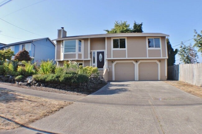 Building Photo - 5715 N 18th St Rental