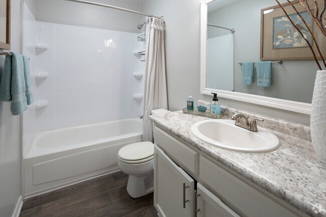 Model - 2BR, 2BA - 928SF - Second Bathroom