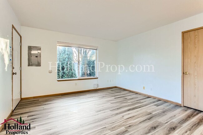 Photo - Glencoe 2991-2993 - B&amp;H Oregon Holding... Unit 2993