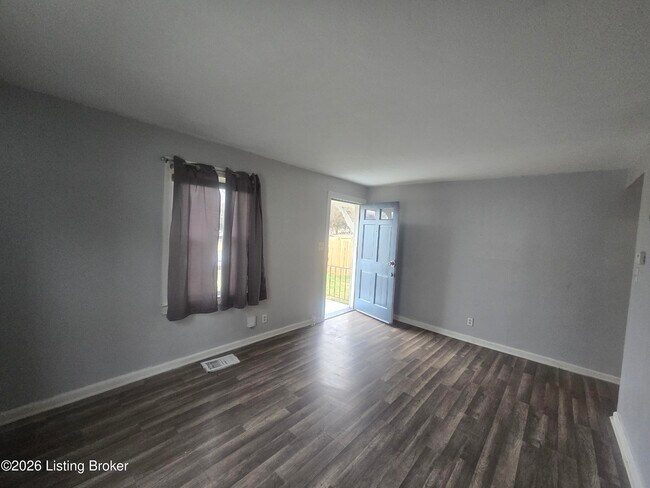 Photo - 3004 Wyandotte Ave