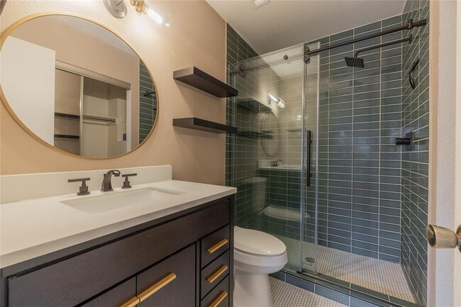 Building Photo - 1411 Gracy Farms Ln Unit 121