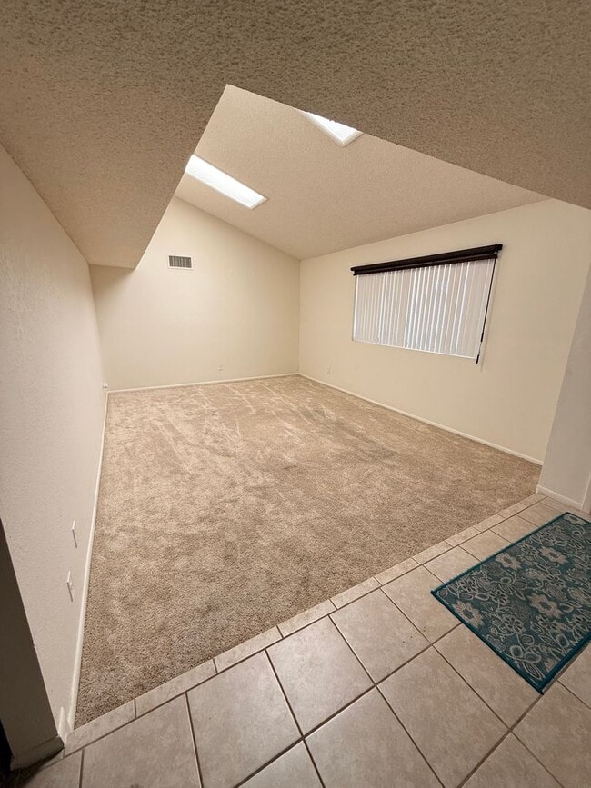 Photo - 525 Duchess Dr