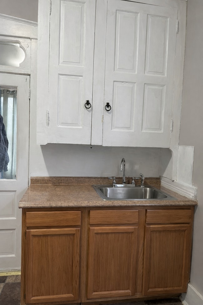 Photo - 2 Bedroom 2 Bathroom Home - Bonus room included in Brownstown!