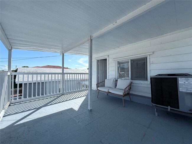 Photo - 2630 SW 31st Pl Unit B