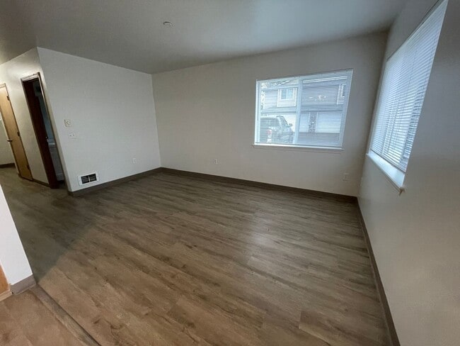 1262 Beach Ave Unit A