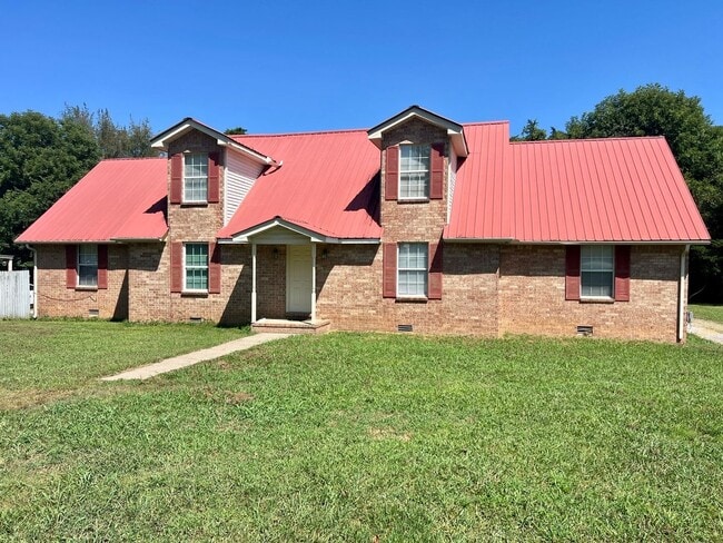 Building Photo - 2563 Carriage Dr Unit 2