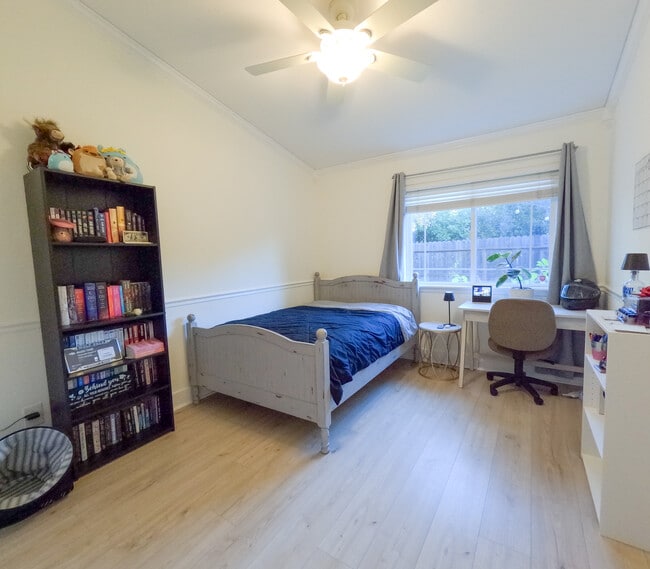 Photo - 928 Carter St