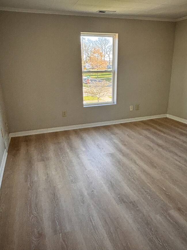 Living Room - 307 Cleveland Ave Apartments Unit 307.5 Cleveland