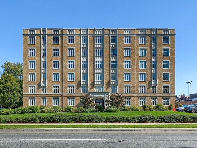 Building Photo - 1525 N Front St Unit 1525 N Front St #214