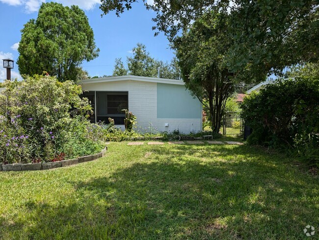 Building Photo - 967 Cedarwood Ave Rental