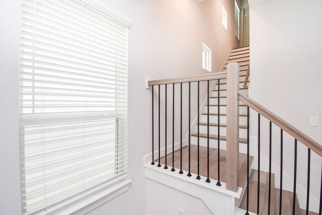 Photo - 1122 Live Oak St