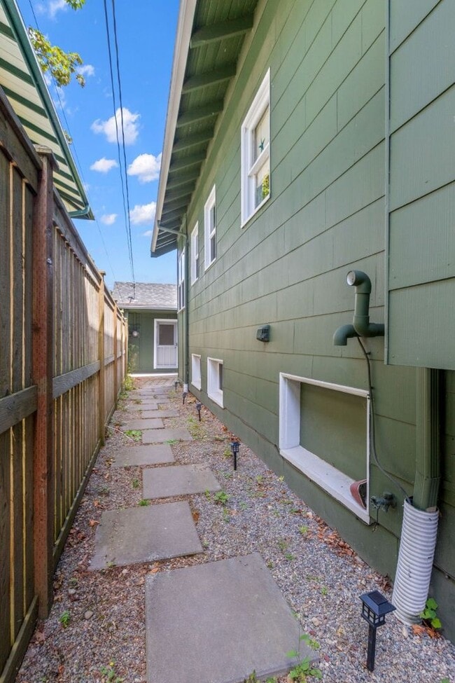 Photo - 1Bd/1Ba Seattle Home