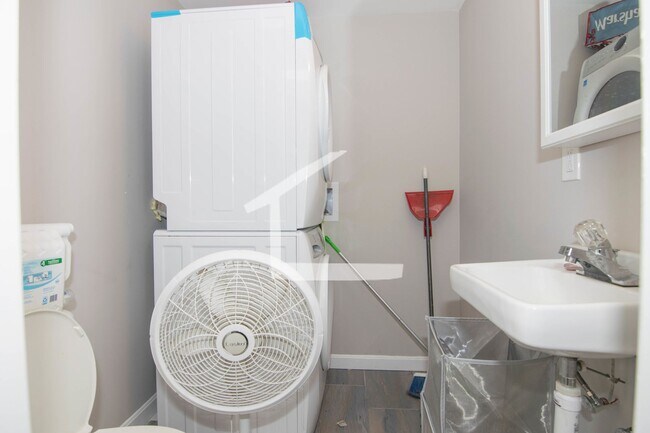 Photo - In-Unit Washer and Dryer. Fully Renovated ...