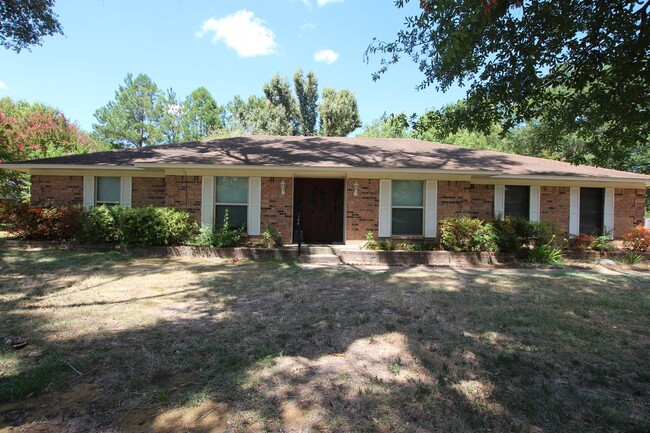 Oversized 4 bedroom 3 bath rental in Tyler... - Oversized 4 bedroom 3 bath rental in Tyler...
