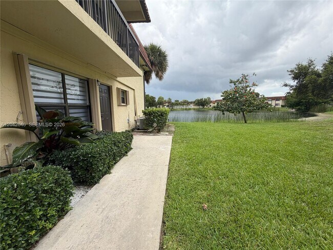 Photo - 10008 NW 6th St Unidad 103