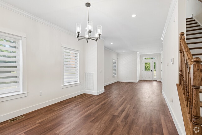 3BR, 2.5BA - 1,544SF - Living/Dining Room