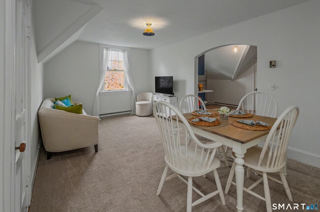 Photo - 398 Wilton Rd W