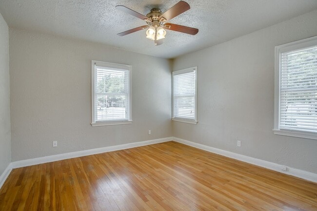 Photo - PRE LEASING for fall 2026! 4/2 in Tech Terrace!