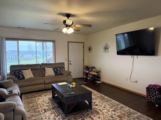 Photo - 4 Bedroom Duplex for Rent