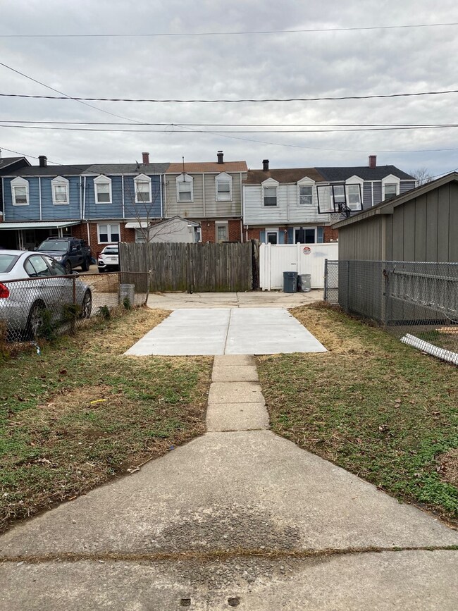 2009 Dineen Dr