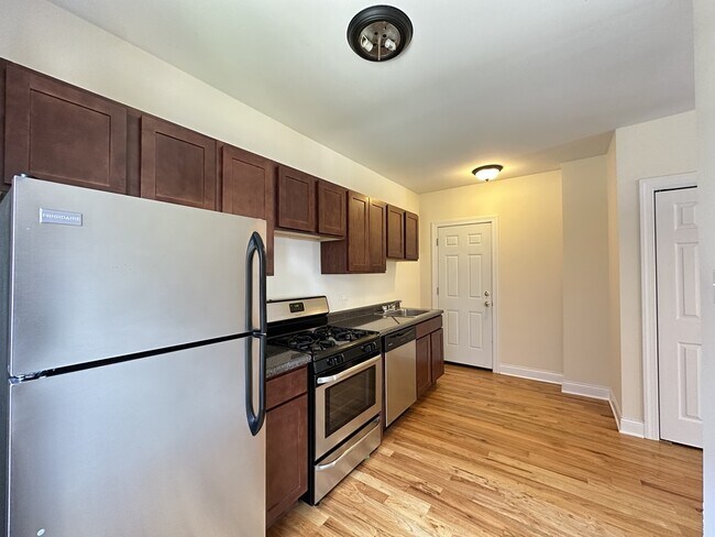 Photo - 938 W Cornelia Ave Unidad J05W