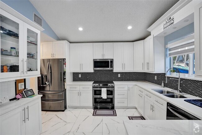 Building Photo - 8200 NW 52nd Ct Rental