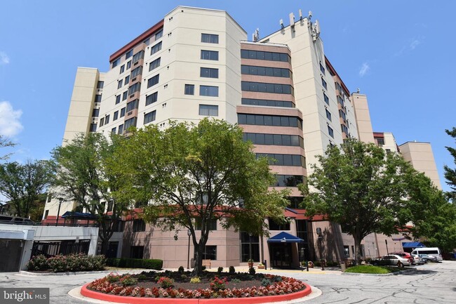 Front of Building - 10001 Windstream Dr Unidad 1 Rental