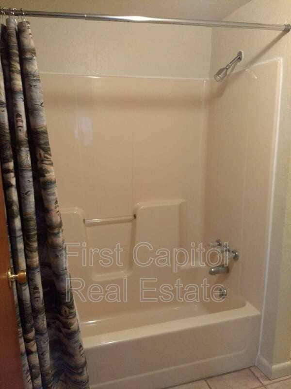 Photo - 132 N Main St