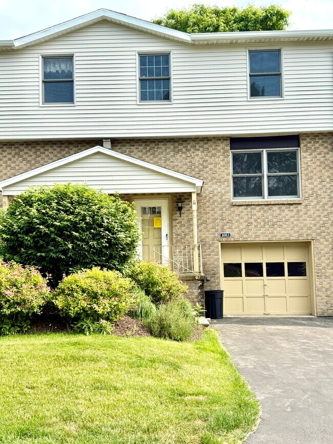 Photo - 1083 Cunningham Dr