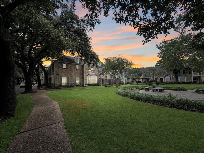 Photo - 13240 Trail Hollow Dr Unit 3240