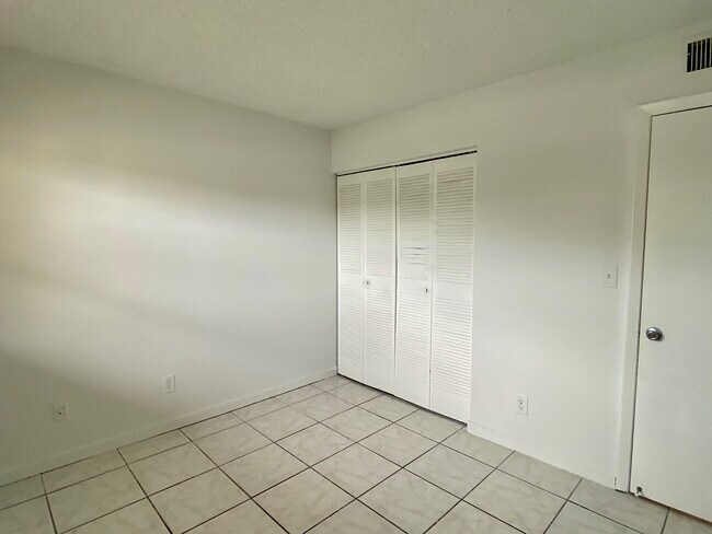 Photo - 3399 Foxcroft Rd