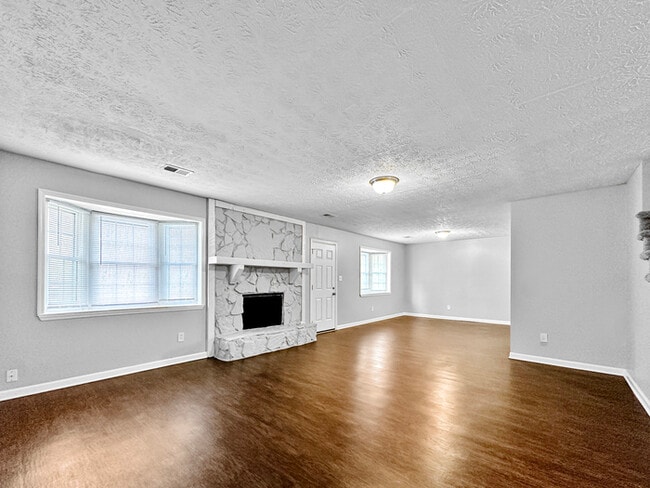 Photo - 9289 Forest Knoll Dr