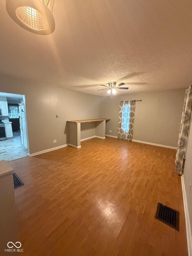 Photo - 3037 Meredith Ave