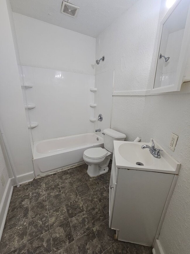 Photo - 606-608 W 9th Street Unit 608 W 9th St.