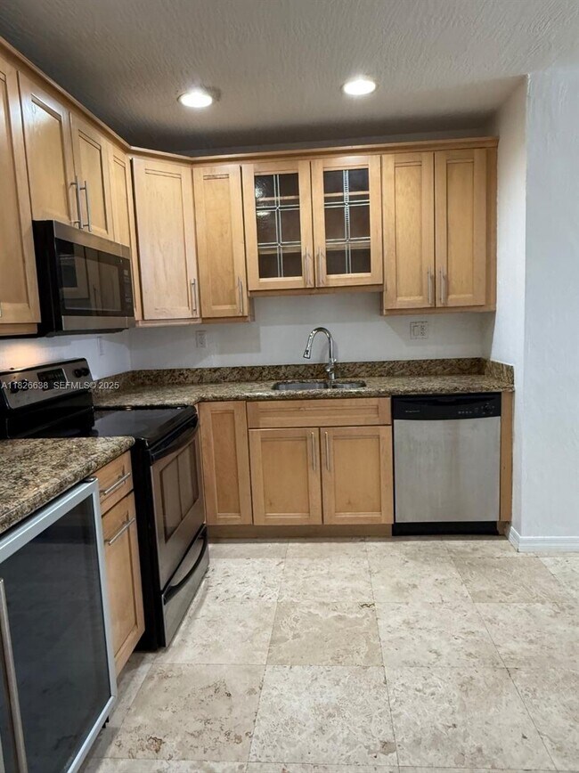 Photo - 530 NE 15th Ct Unidad 6