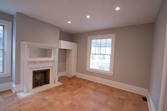 Photo - 658 Maple Ln